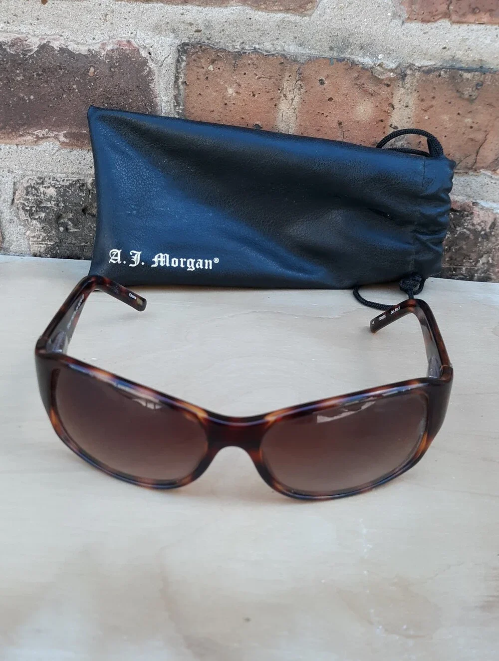 Fossil Tessy Tortoise Shell Wrap Sunglasses PS3775 Brown Gradient Y2K